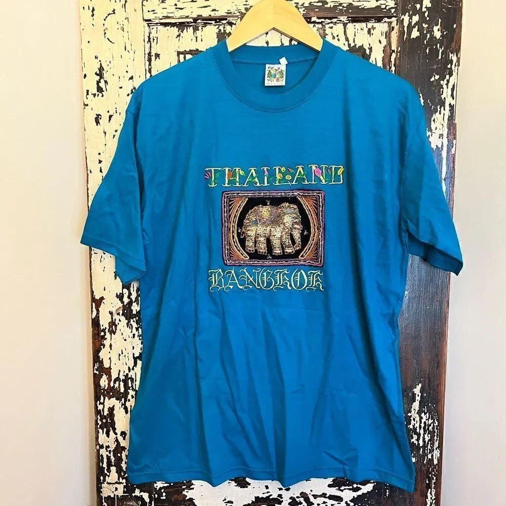 Vintage Thailand embroidered floral souvenir puffy elephant T-shirt.unisex XL.